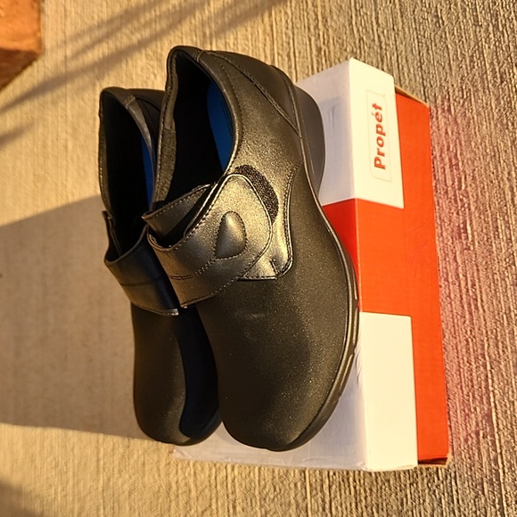 Propét Women's Wilma Hook and Loop Oxford Black Size 8 Casual Shoe Excellent - Picture 5 of 12
